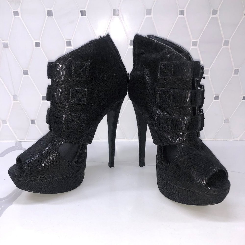 Shoe Dazzle “DAYANA” Ankle Bootie